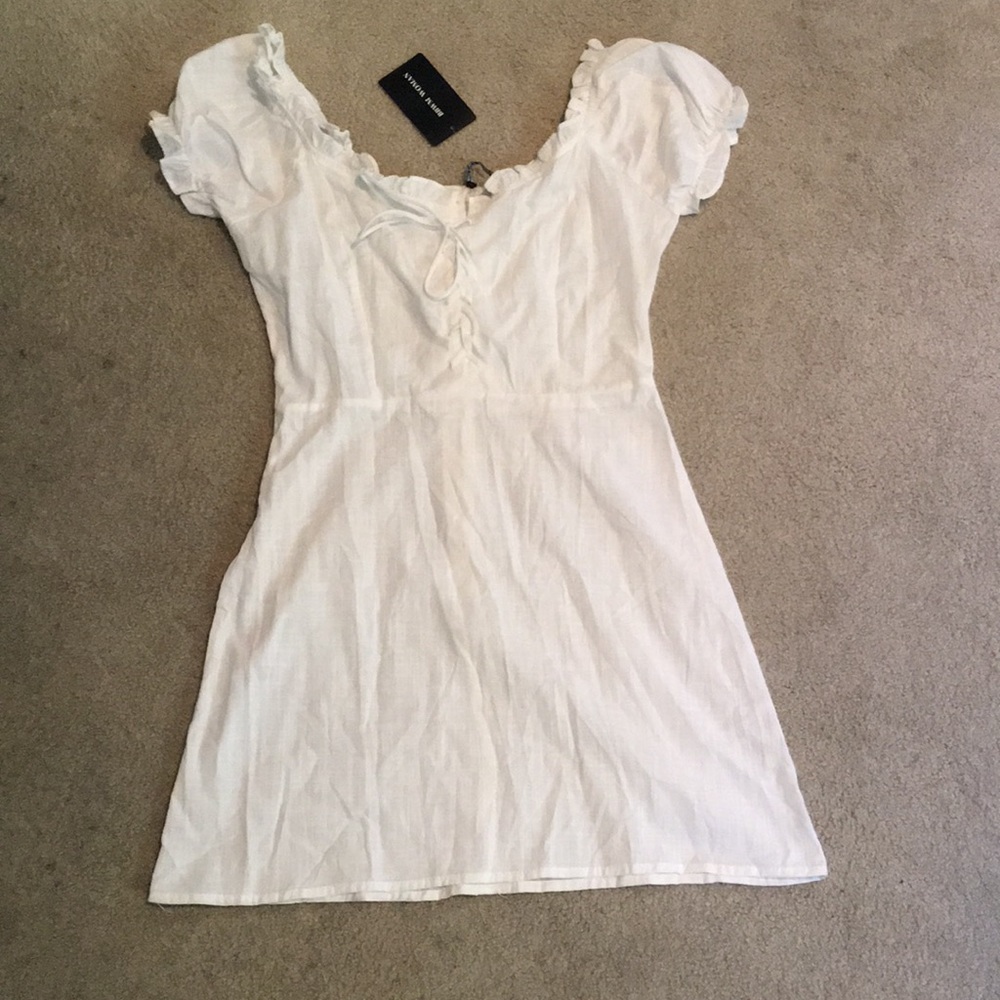 White lace up dress